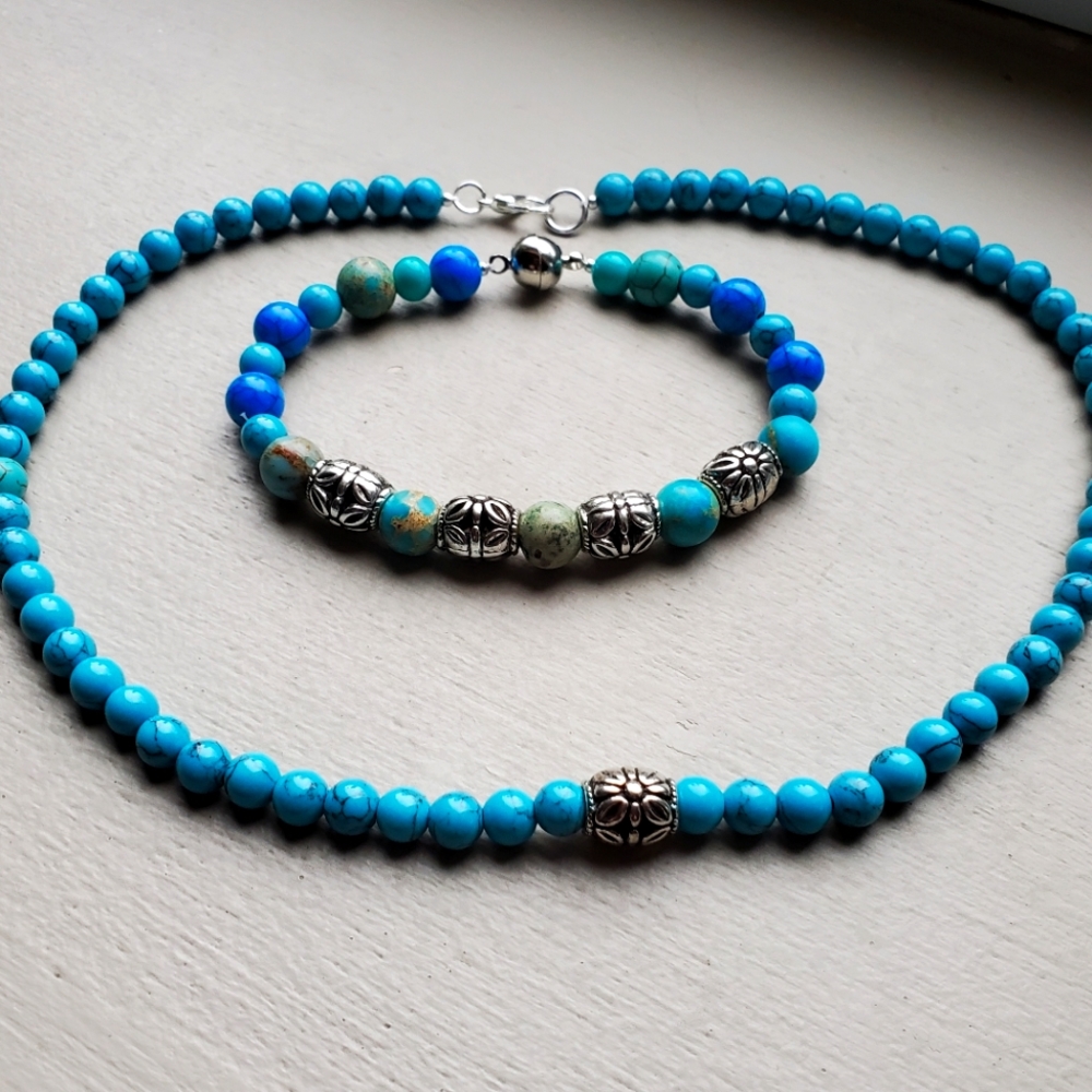Necklace and bracelet set